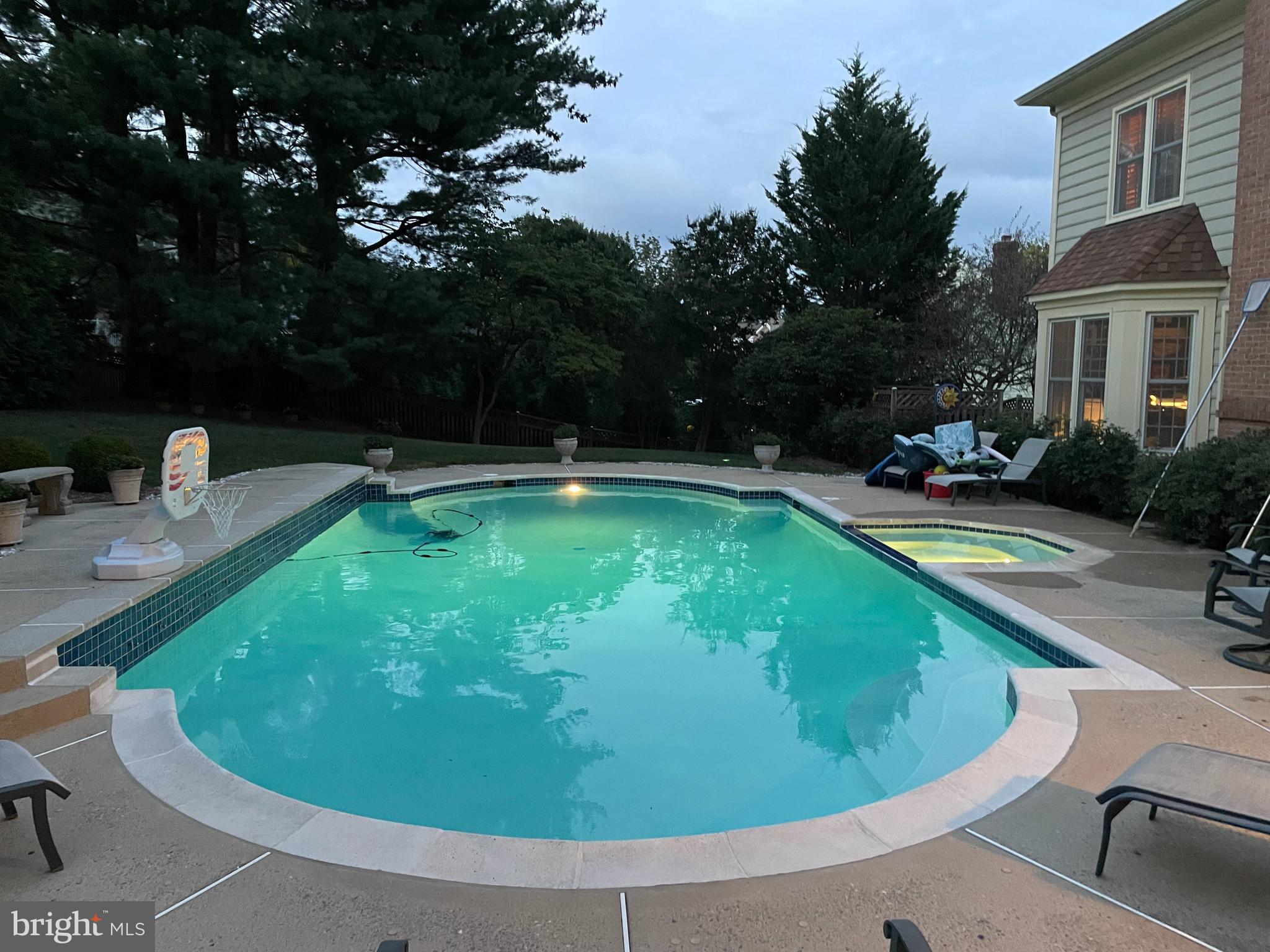 17516 APPLEWOOD LANE