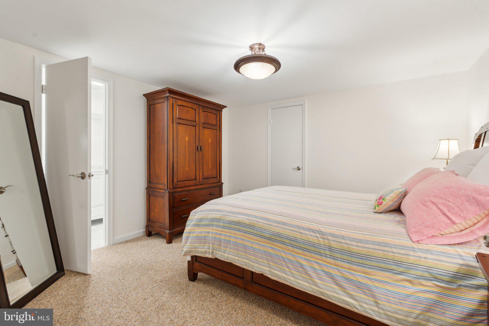 17516 APPLEWOOD LANE