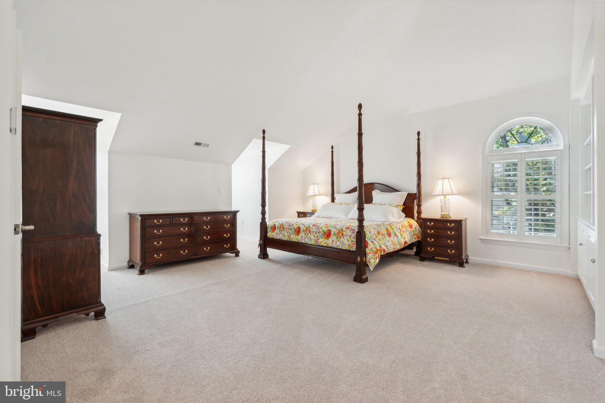 17516 APPLEWOOD LANE