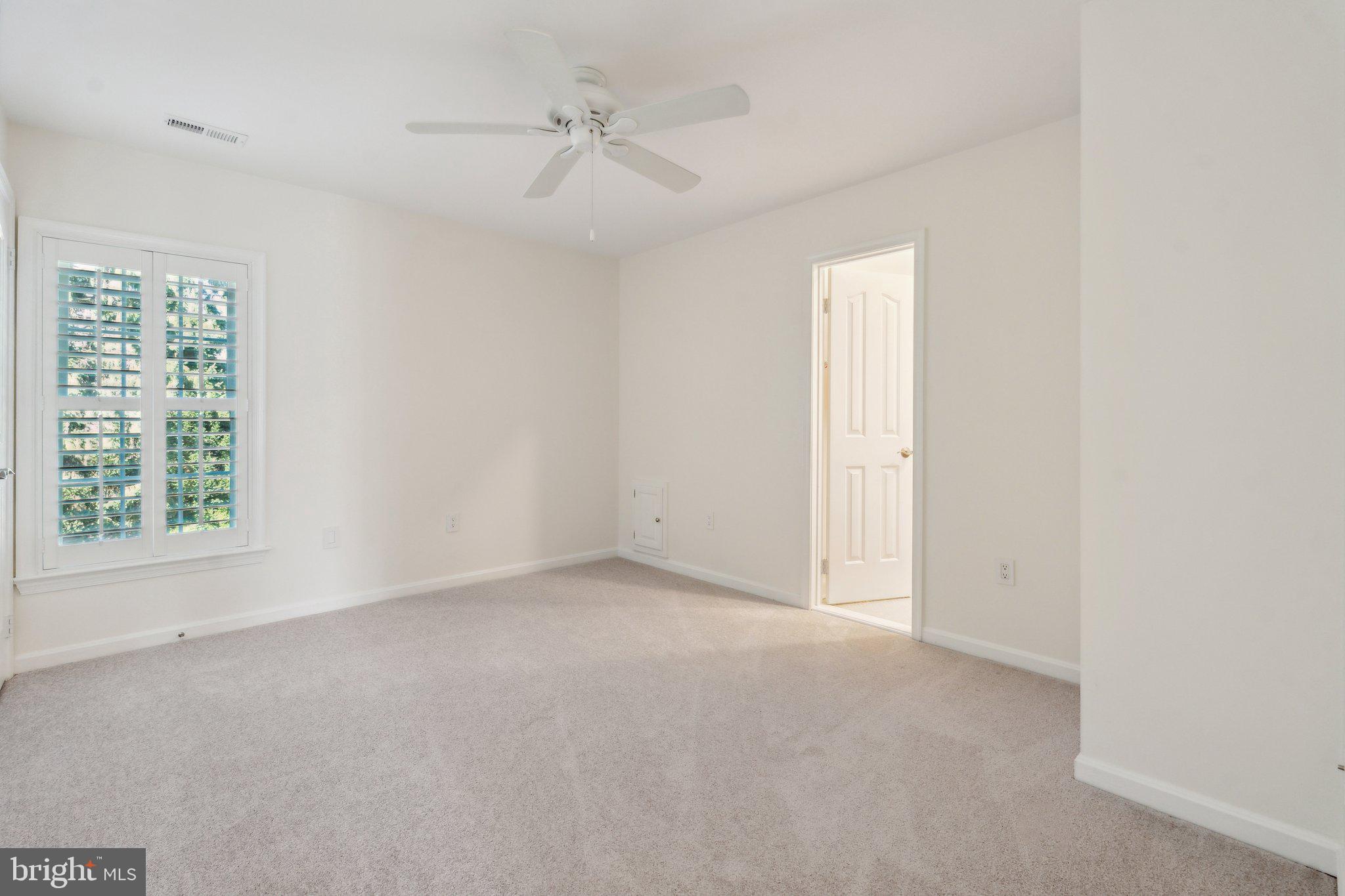 17516 APPLEWOOD LANE