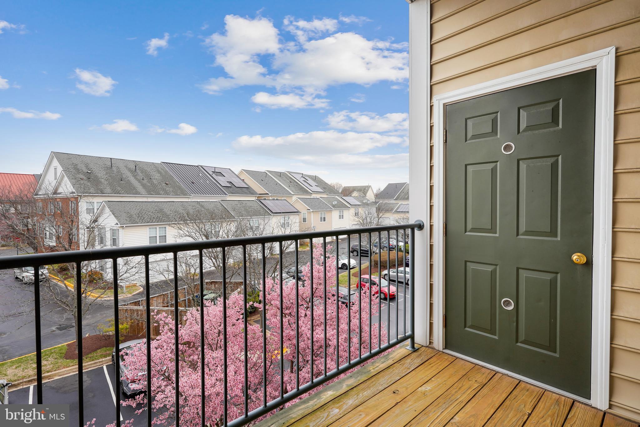 503 KING FARM BOULEVARD 307