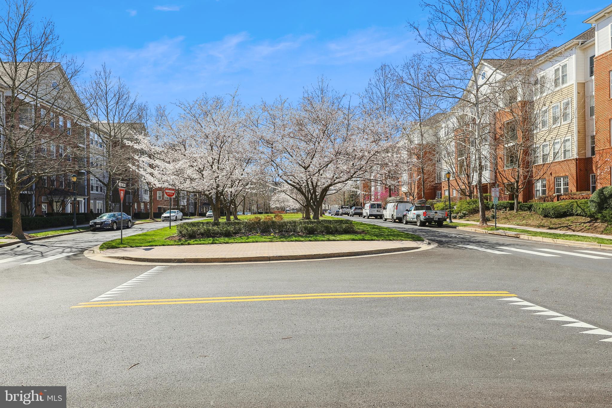 503 KING FARM BOULEVARD 307