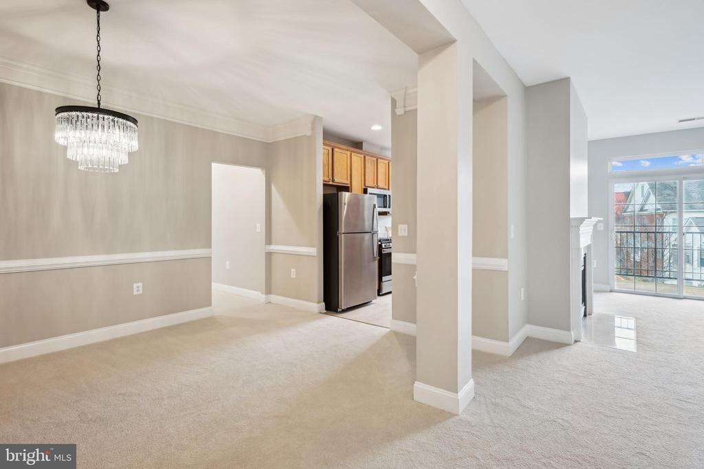 503 KING FARM BOULEVARD 307