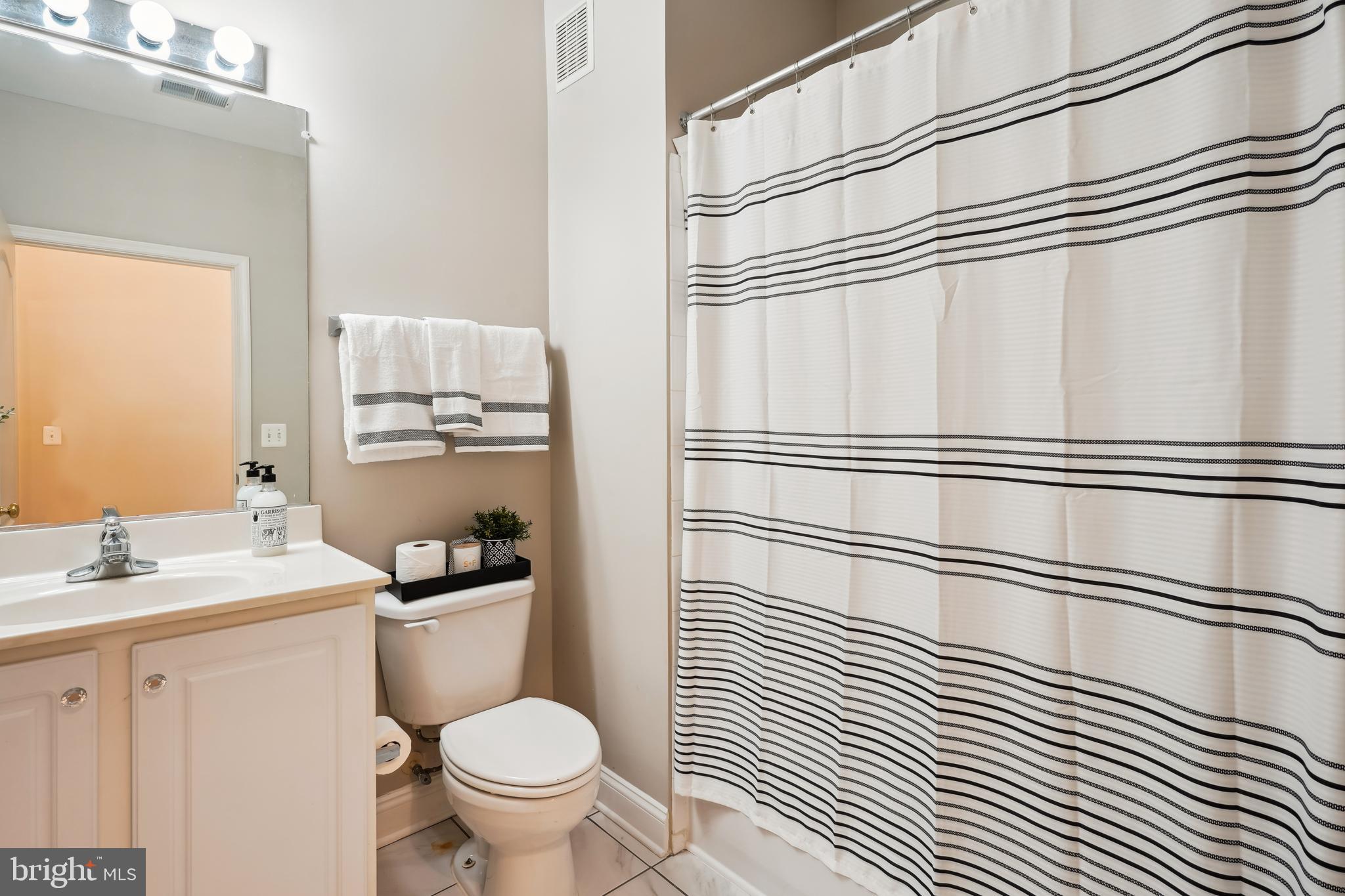 503 KING FARM BOULEVARD 307