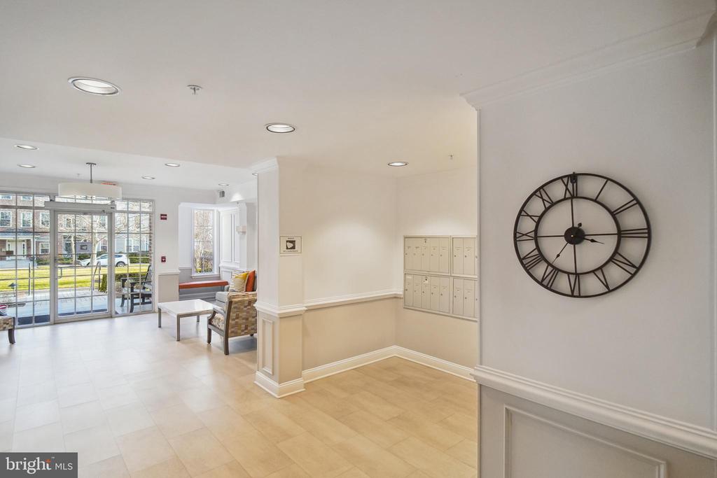 503 KING FARM BOULEVARD 307