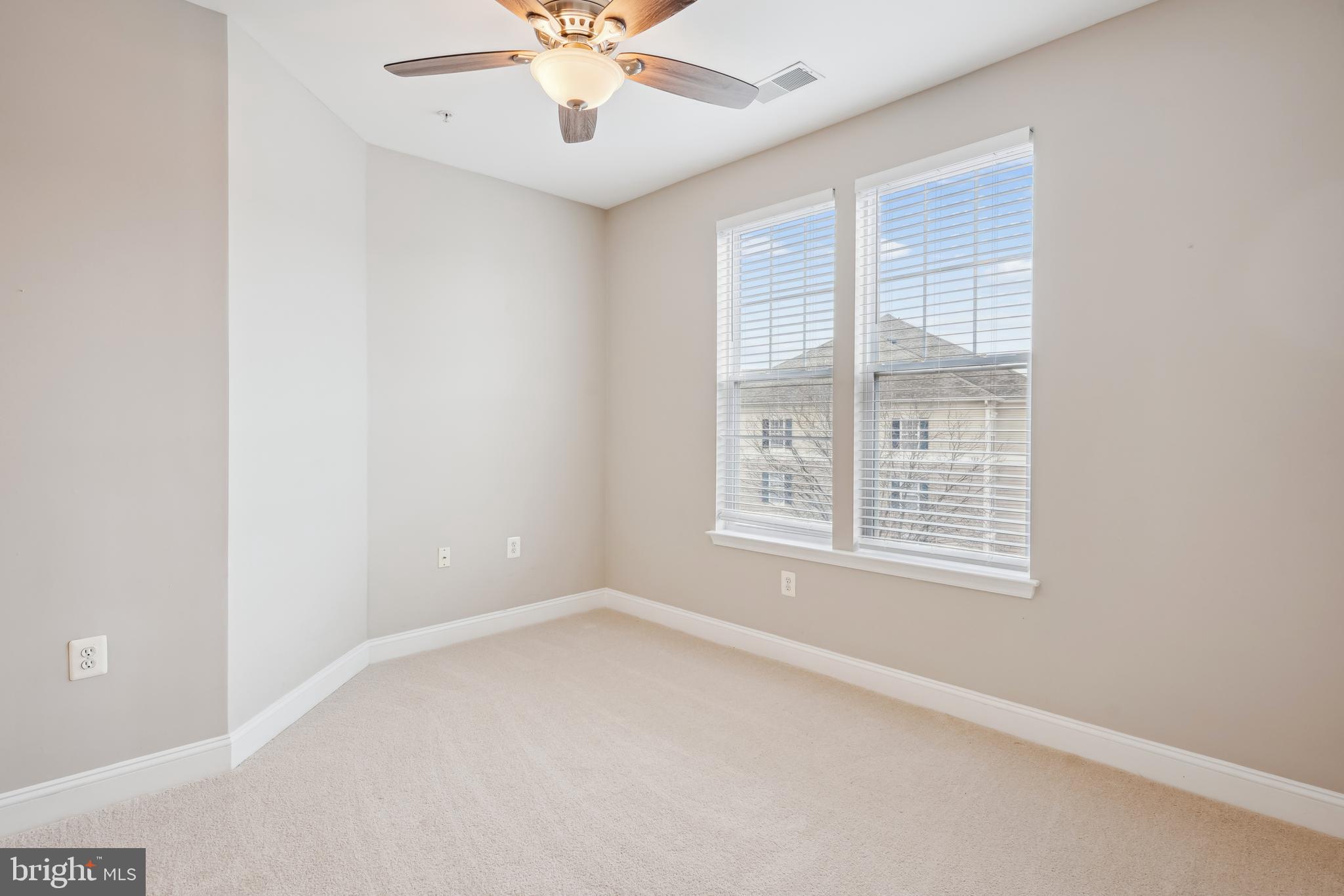 503 KING FARM BOULEVARD 307