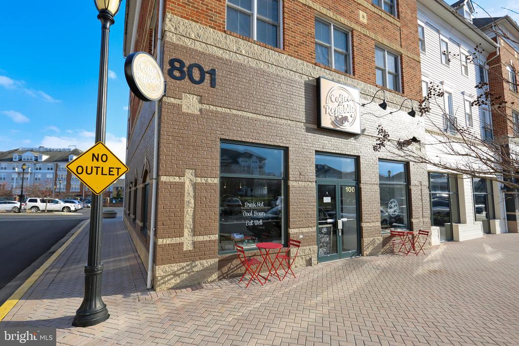 503 KING FARM BOULEVARD 307