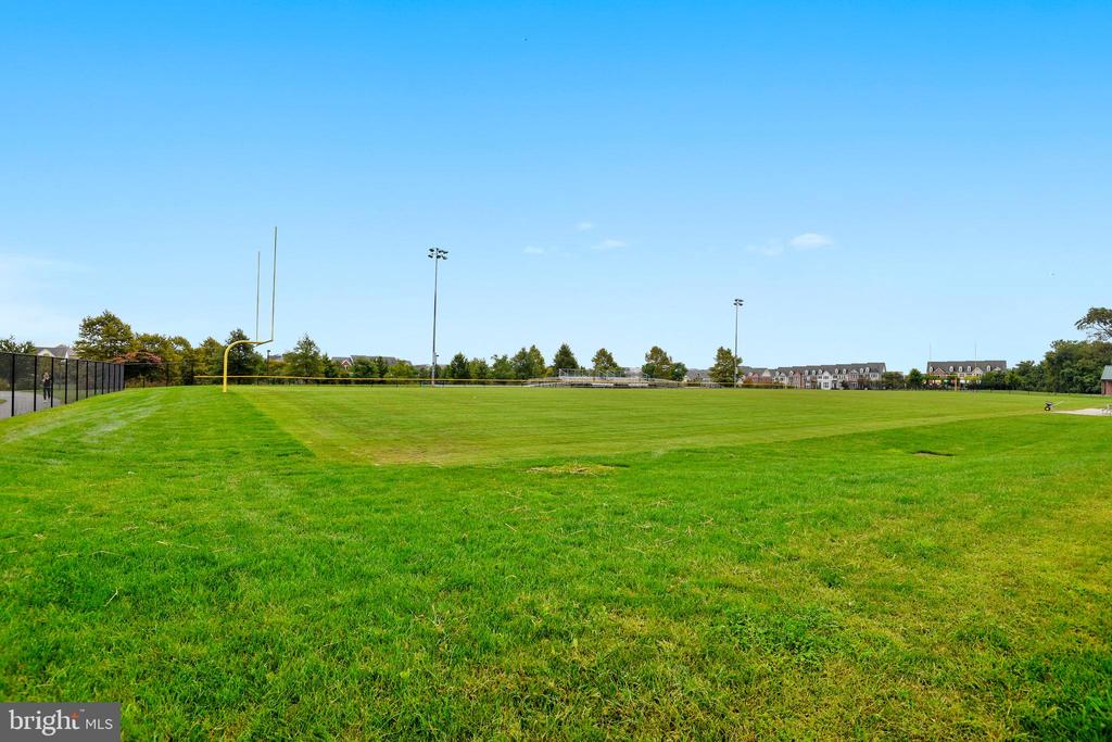 503 KING FARM BOULEVARD 307