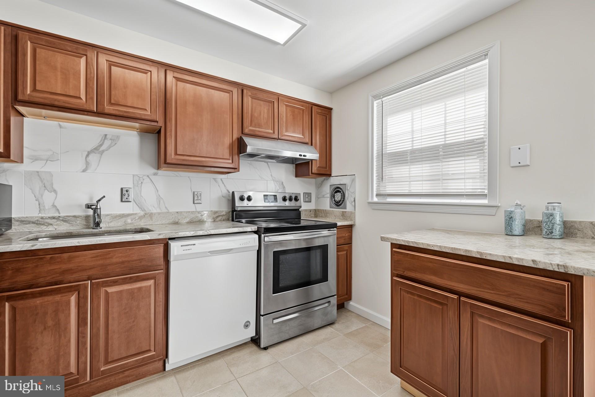 19208 FOX CHAPEL DRIVE