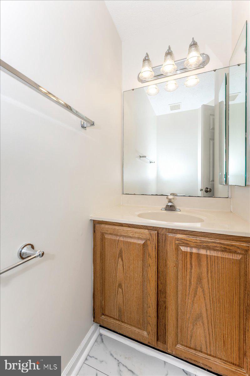 19235 CROSS RIDGE DRIVE