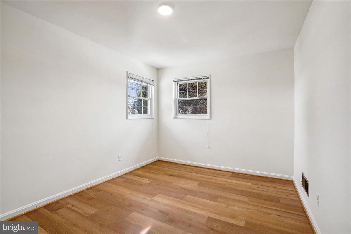 5905 MCKINLEY STREET