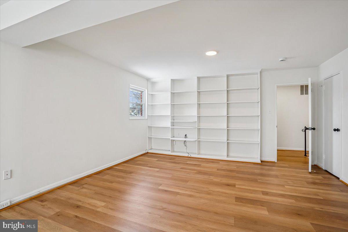 5905 MCKINLEY STREET