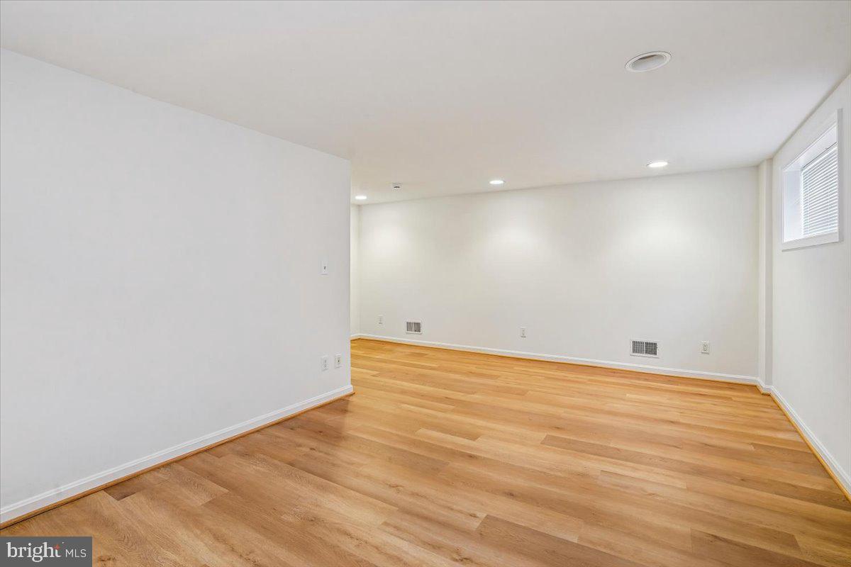 5905 MCKINLEY STREET