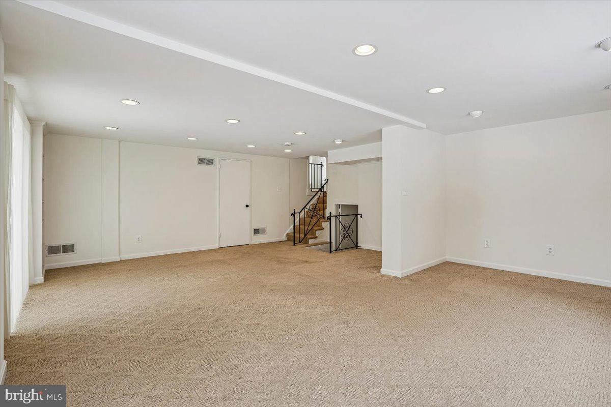 5905 MCKINLEY STREET