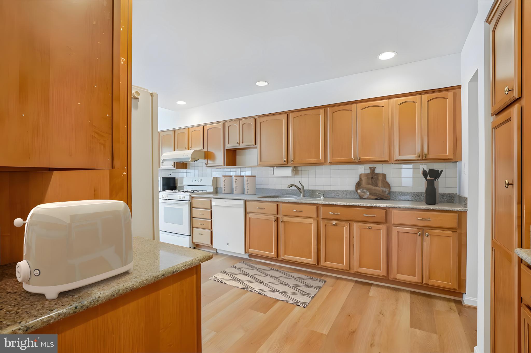 5905 MCKINLEY STREET