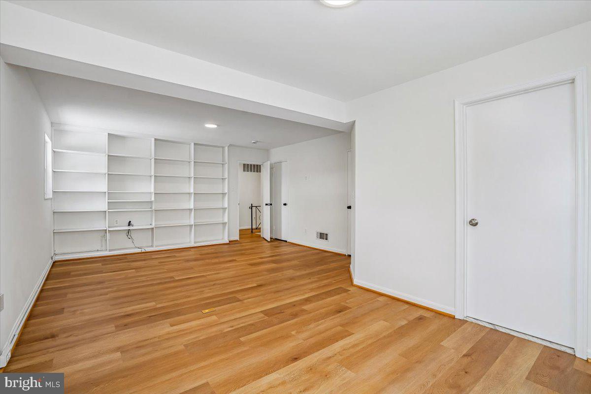 5905 MCKINLEY STREET