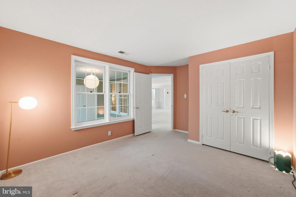 5705 BREWER HOUSE CIRCLE T-2