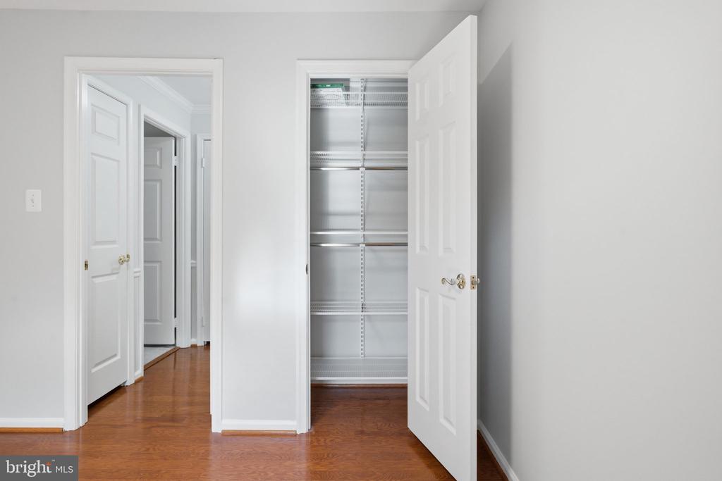 5705 BREWER HOUSE CIRCLE T-2