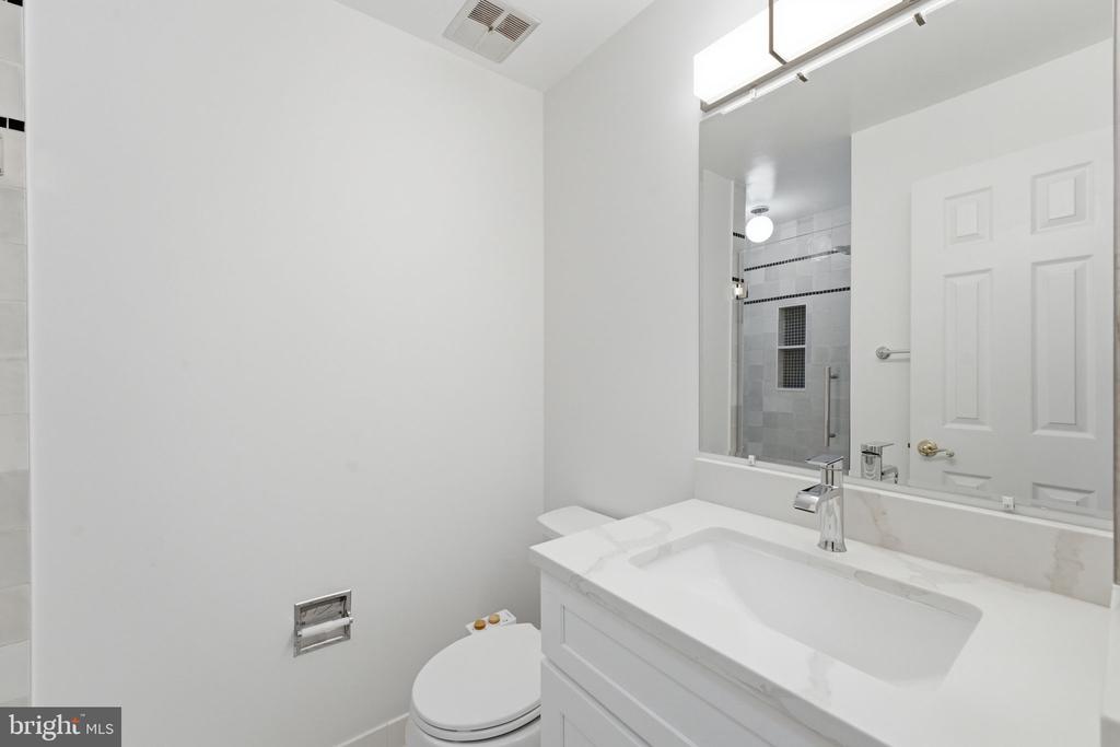 5705 BREWER HOUSE CIRCLE T-2