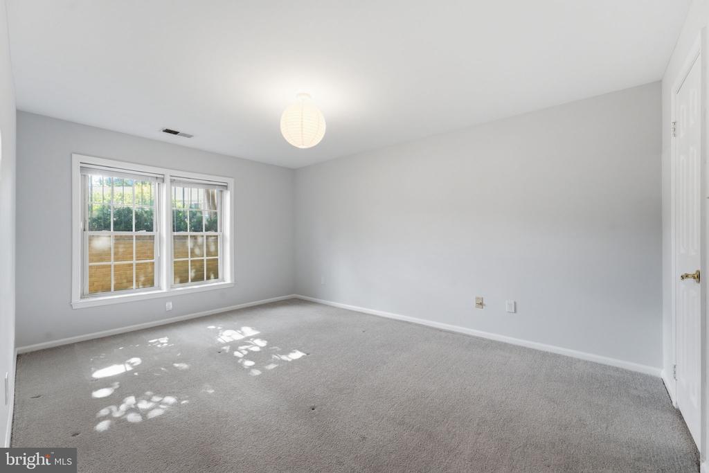 5705 BREWER HOUSE CIRCLE T-2