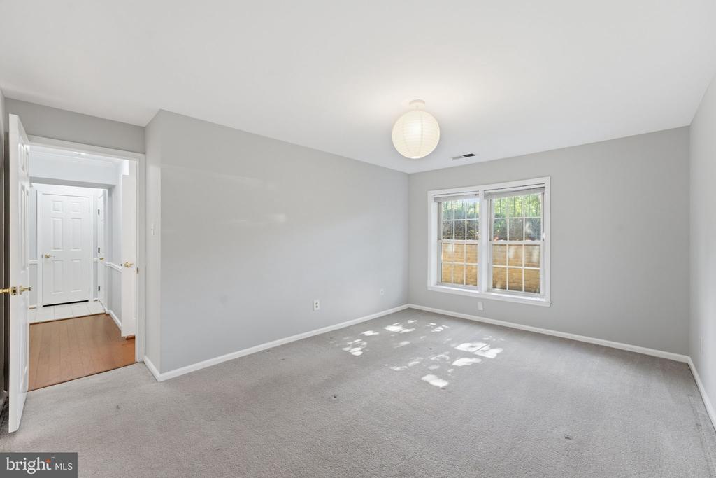 5705 BREWER HOUSE CIRCLE T-2