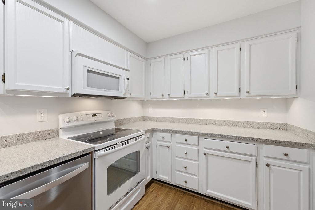 5705 BREWER HOUSE CIRCLE T-2