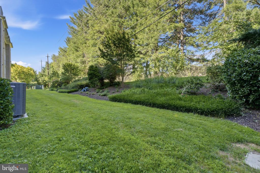 5705 BREWER HOUSE CIRCLE T-2