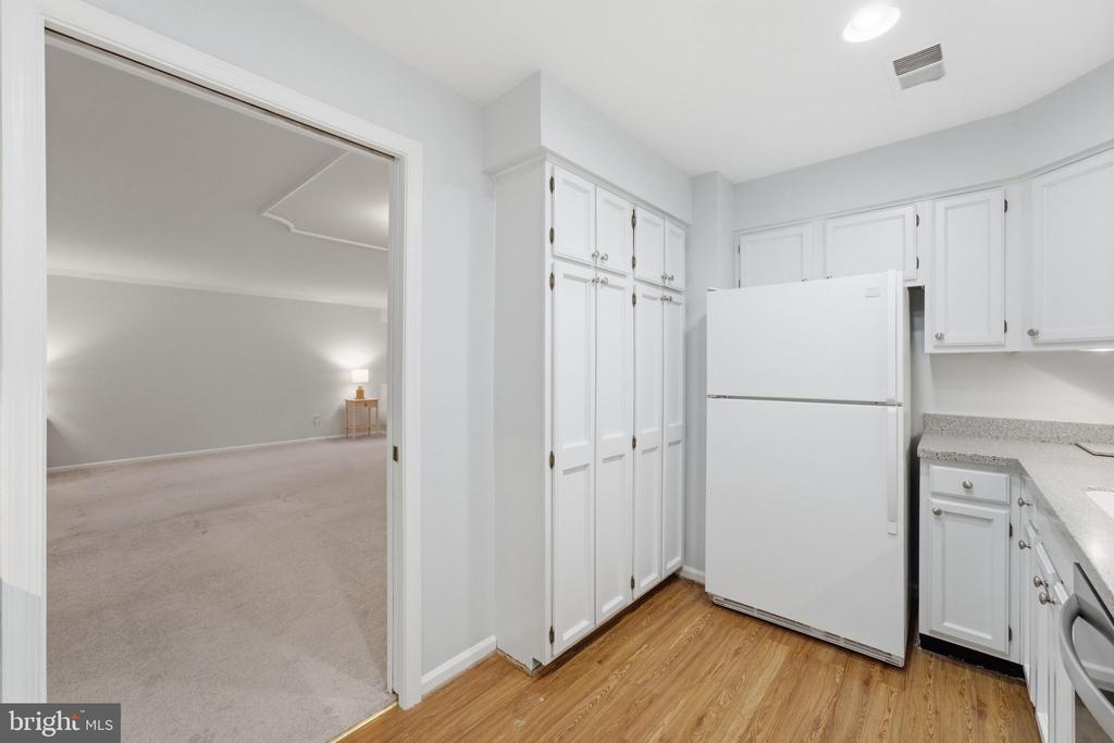 5705 BREWER HOUSE CIRCLE T-2