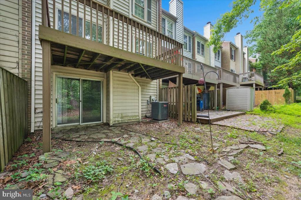 10113 MAPLE LEAF DRIVE