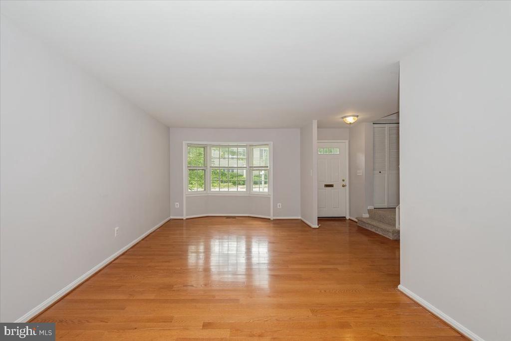 10113 MAPLE LEAF DRIVE