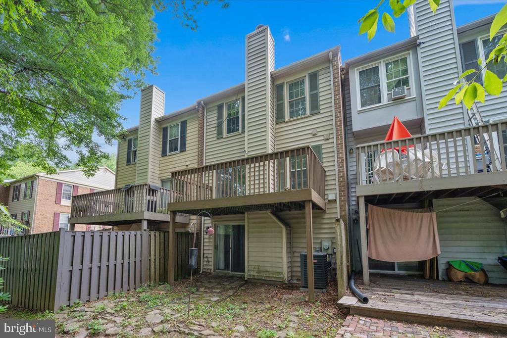 10113 MAPLE LEAF DRIVE