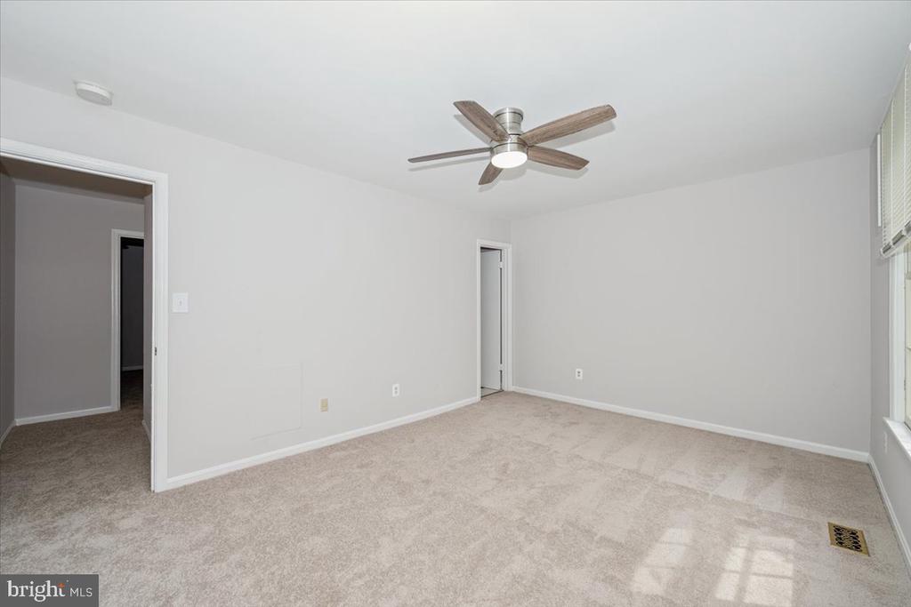 10113 MAPLE LEAF DRIVE