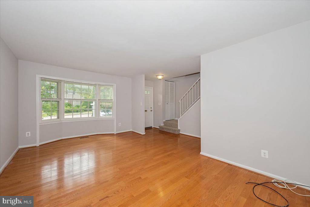 10113 MAPLE LEAF DRIVE