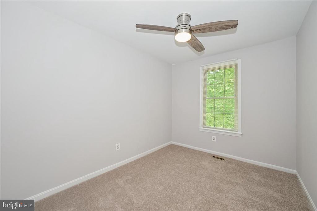 10113 MAPLE LEAF DRIVE