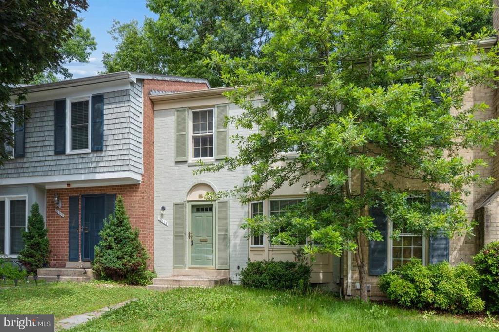 10113 MAPLE LEAF DRIVE