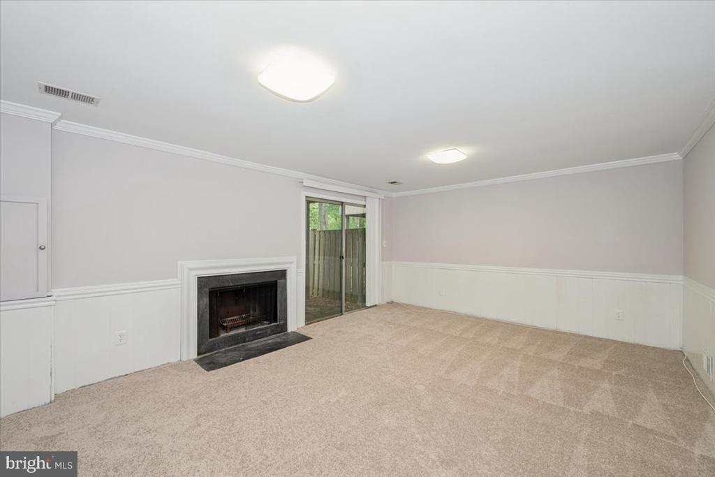 10113 MAPLE LEAF DRIVE
