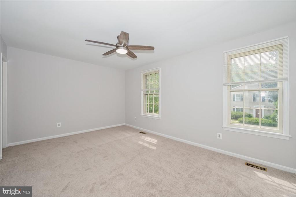 10113 MAPLE LEAF DRIVE