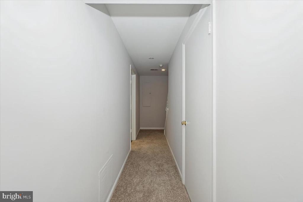 10113 MAPLE LEAF DRIVE