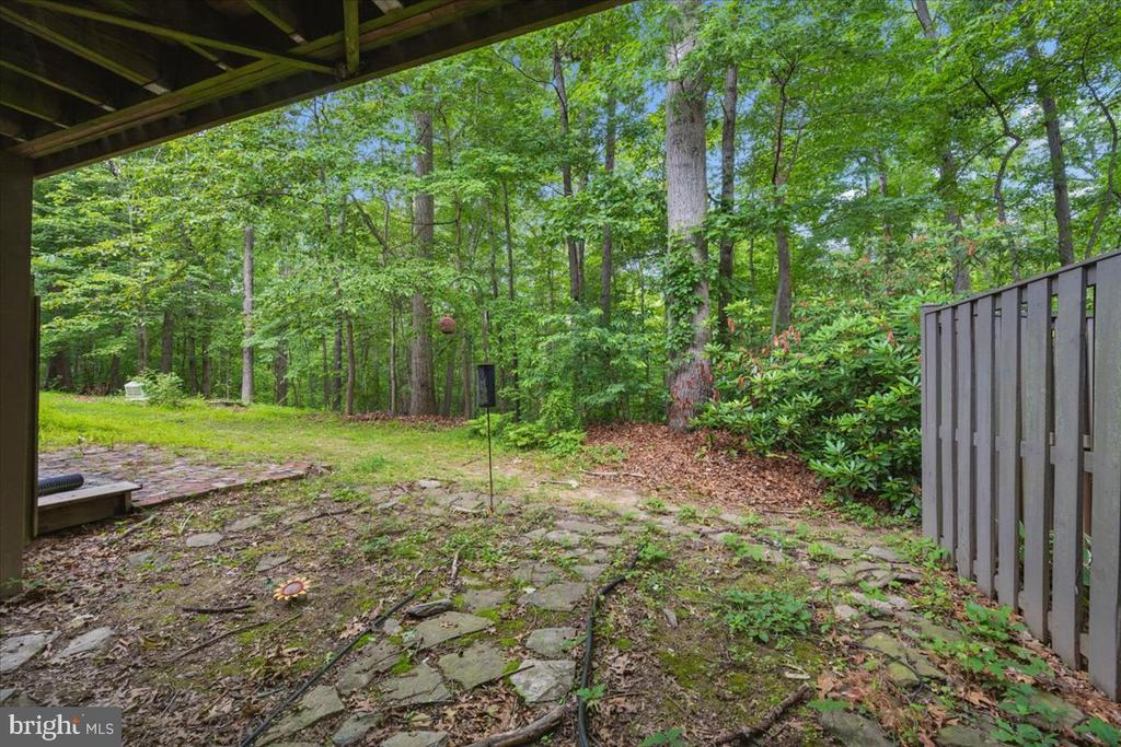 10113 MAPLE LEAF DRIVE