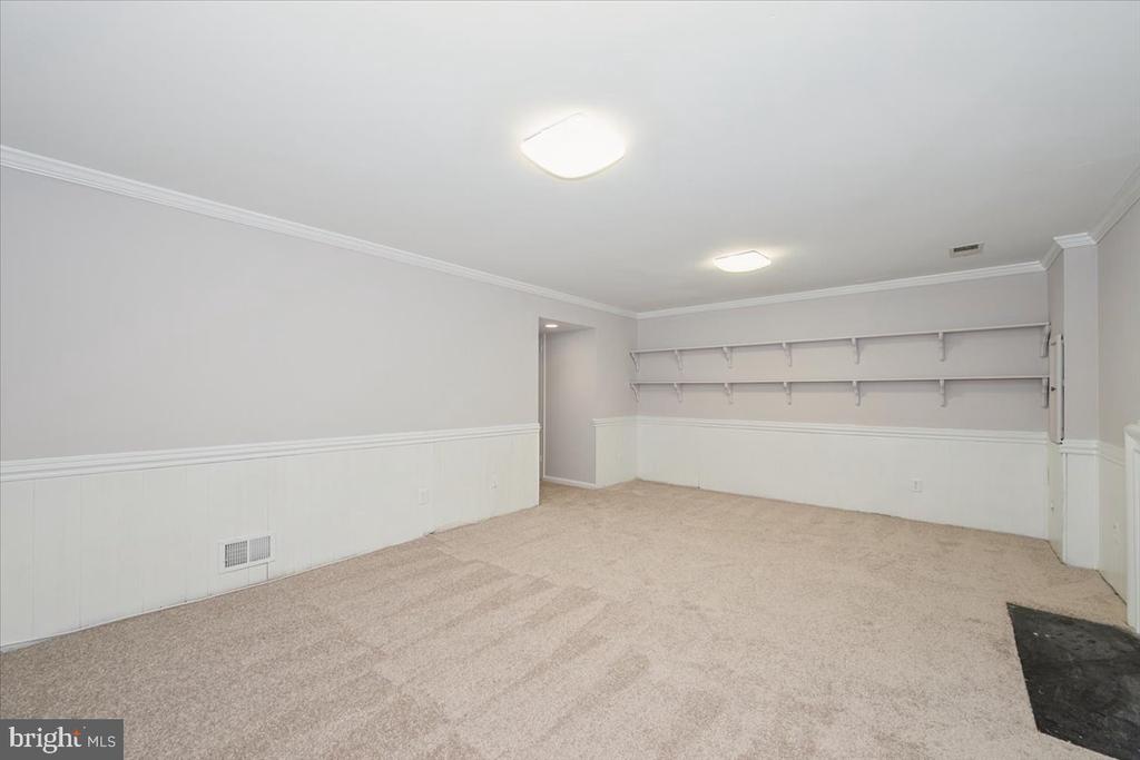 10113 MAPLE LEAF DRIVE