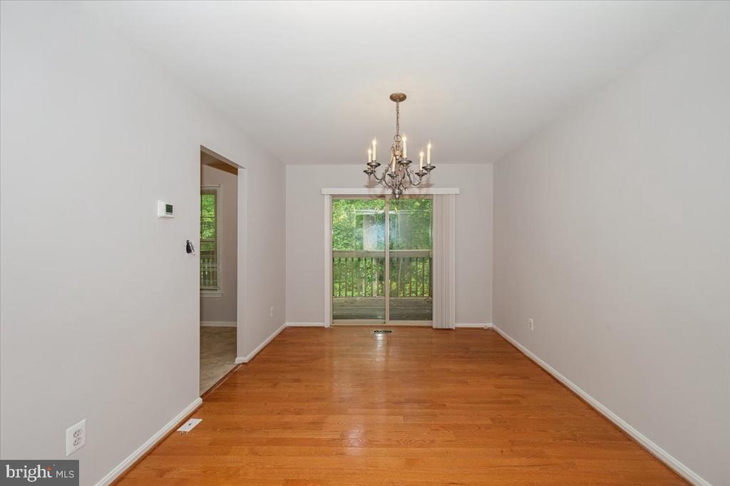 10113 MAPLE LEAF DRIVE