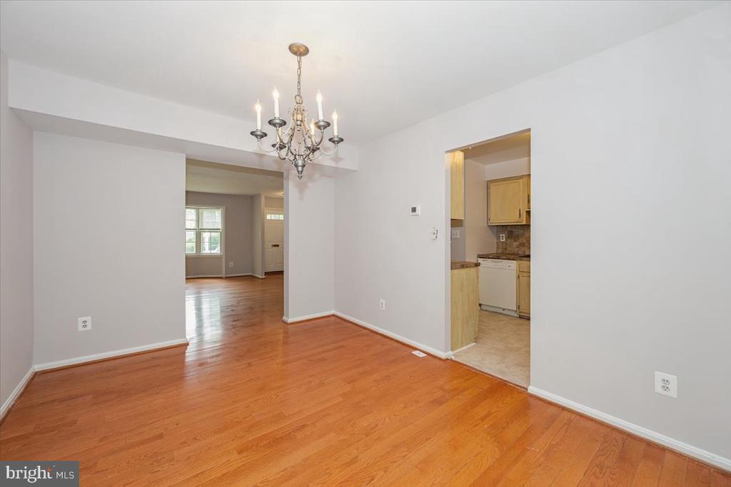 10113 MAPLE LEAF DRIVE