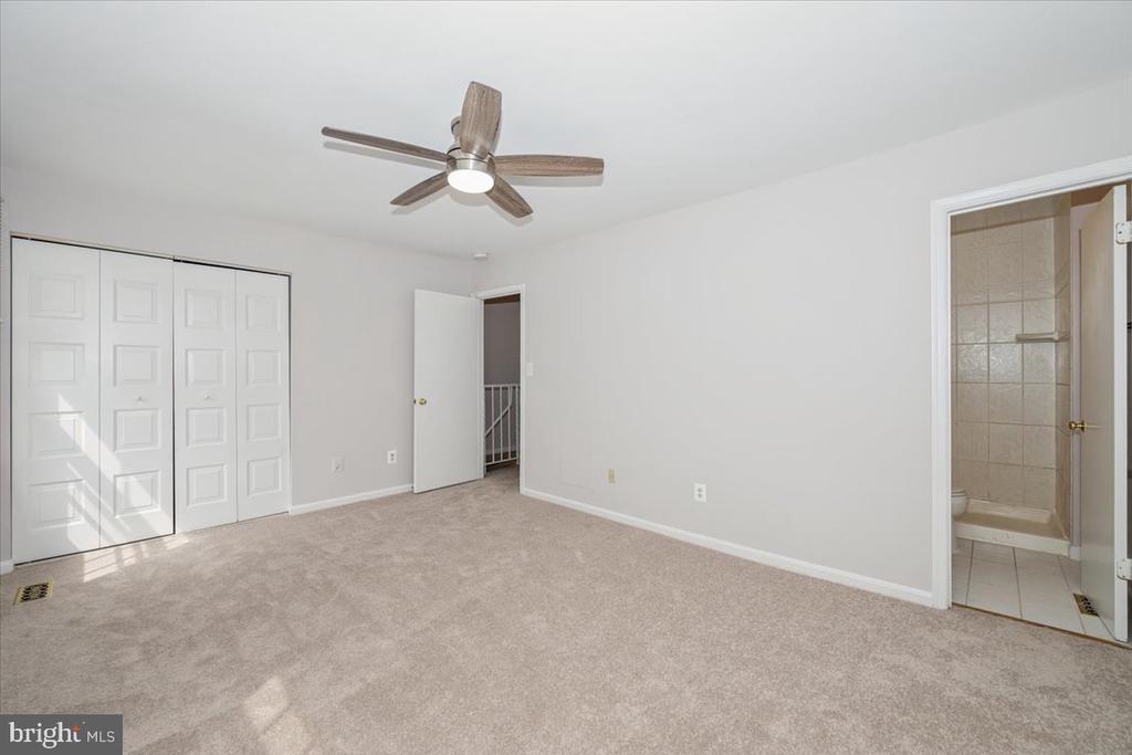 10113 MAPLE LEAF DRIVE