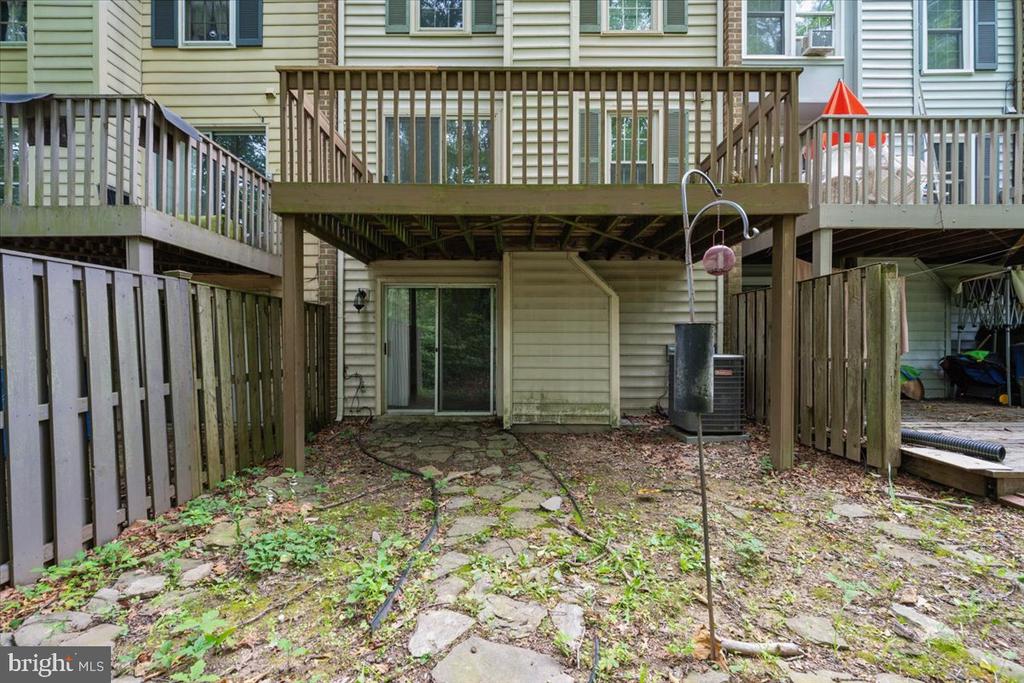 10113 MAPLE LEAF DRIVE