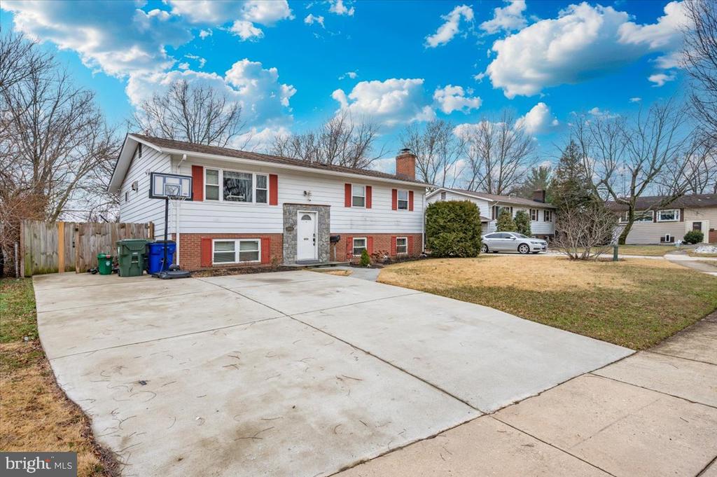 5005 STEWART COURT