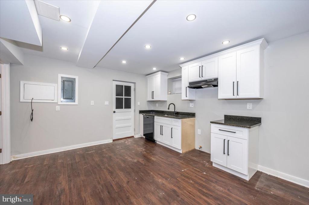 5005 STEWART COURT