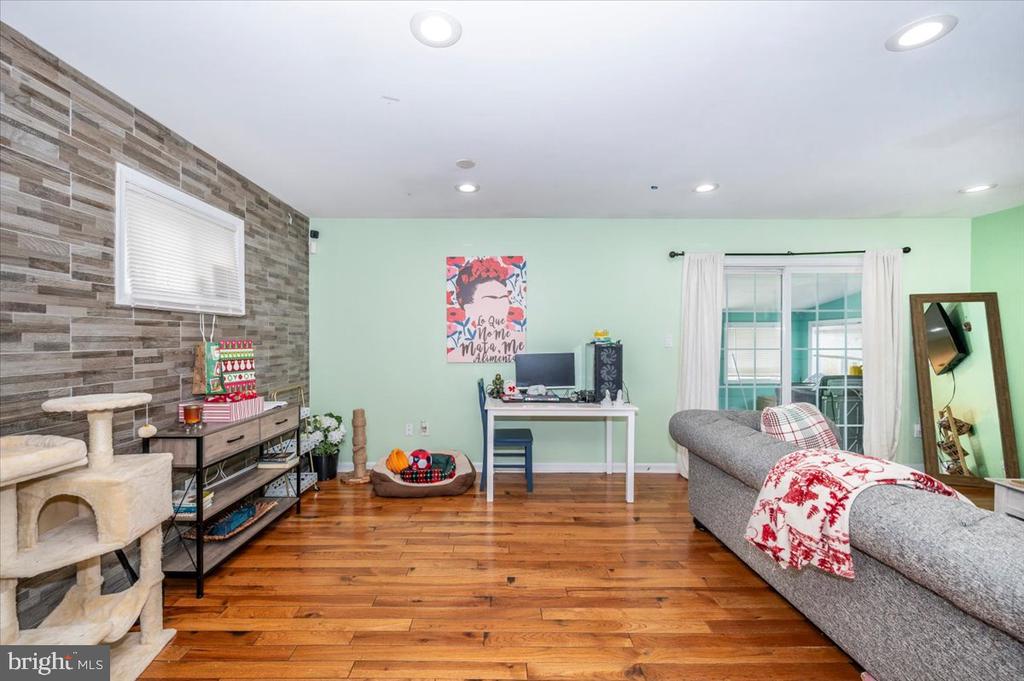 5005 STEWART COURT