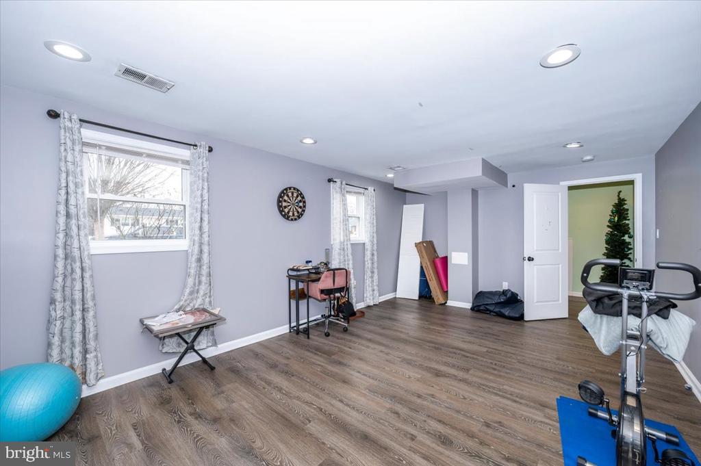 5005 STEWART COURT