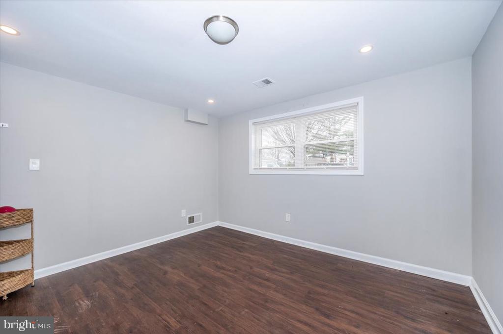 5005 STEWART COURT