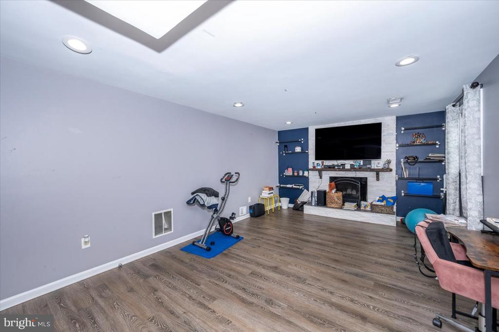 5005 STEWART COURT
